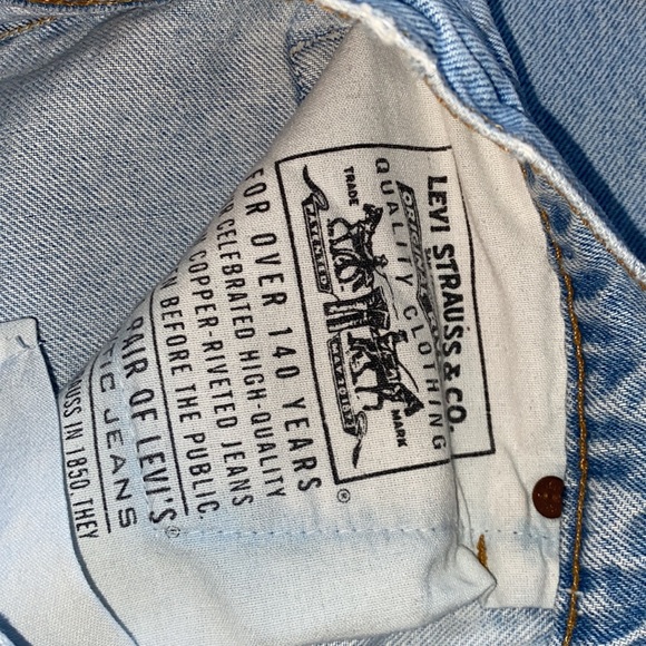 Vintage Levi’s High Waisted Blue Jeans - Picture 6 of 7